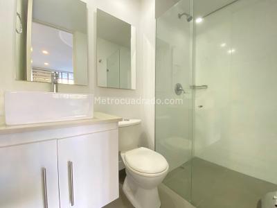 Apartamento de 3 alcobas en arriendo en Castropol, Medellín, 88 m² · foto 10 de 11