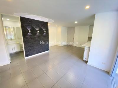 Apartamento de 3 alcobas en arriendo en Castropol, Medellín, 88 m² · foto 2 de 11