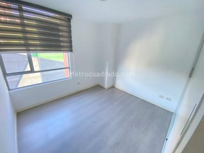 Apartamento de 3 alcobas en arriendo en Castropol, Medellín, 88 m² · foto 5 de 11