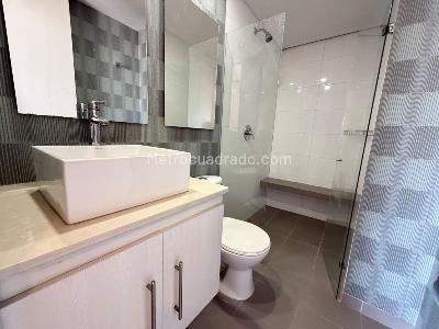 Apartamento en arriendo en Castropol, Medellín · foto 11 de 14