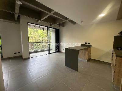 Apartamento de 1 alcoba en arriendo en Loma Del Escobero, Envigado, 65 m² · foto 2 de 14