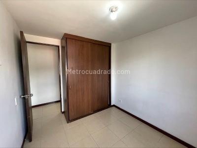 Apartamento de 3 alcobas en arriendo en Belen, Medellín, 75 m² · foto 11 de 16