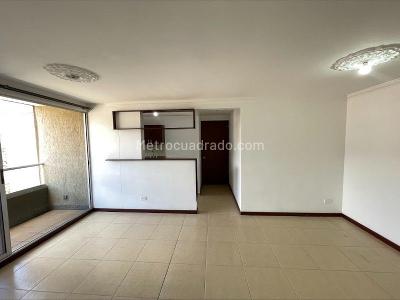 Apartamento de 3 alcobas en arriendo en Belen, Medellín, 75 m² · foto 2 de 16