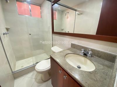 Apartamento de 2 alcobas en arriendo en Patio Bonito, Medellín, 82 m² · foto 12 de 15