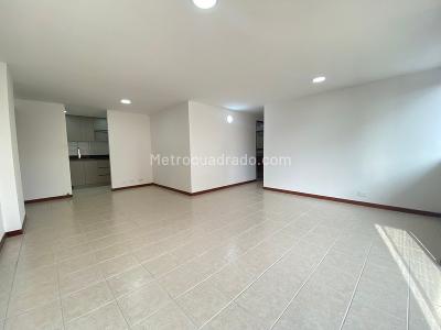 Apartamento de 2 alcobas en arriendo en Patio Bonito, Medellín, 82 m² · foto 3 de 15