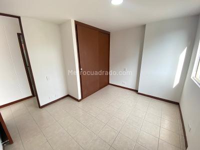 Apartamento de 2 alcobas en arriendo en Patio Bonito, Medellín, 82 m² · foto 8 de 15
