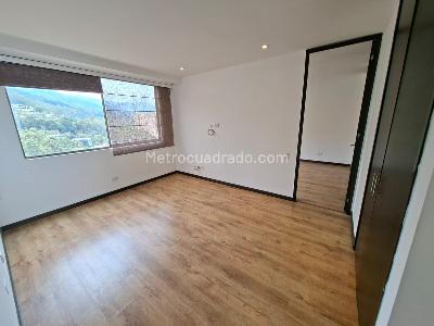Apartamento de 2 alcobas en arriendo en El Poblado, Medellín, 130 m² · foto 4 de 14