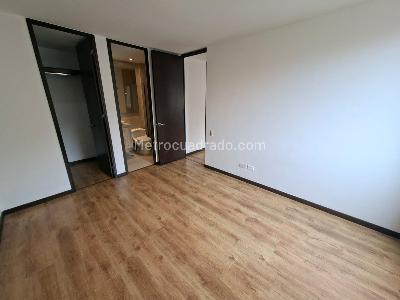 Apartamento de 2 alcobas en arriendo en El Poblado, Medellín, 130 m² · foto 5 de 14