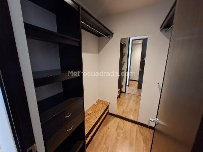 Apartamento de 2 alcobas en arriendo en El Poblado, Medellín, 130 m² · foto 8 de 14