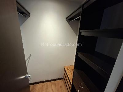 Apartamento de 2 alcobas en arriendo en El Poblado, Medellín, 130 m² · foto 9 de 14