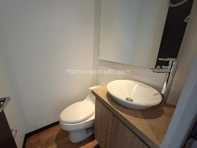 Apartamento de 2 alcobas en arriendo en El Poblado, Medellín, 130 m² · foto 10 de 14