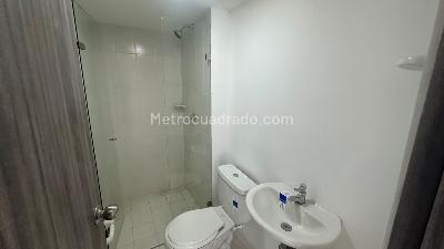 Apartamento de 2 alcobas en arriendo en Bello, Bello, 52 m² · foto 10 de 13