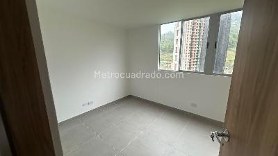 Apartamento de 2 alcobas en arriendo en Bello, Bello, 52 m² · foto 6 de 13
