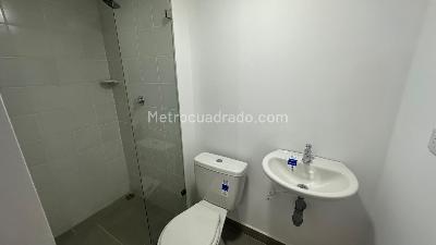 Apartamento de 2 alcobas en arriendo en Bello, Bello, 52 m² · foto 7 de 11