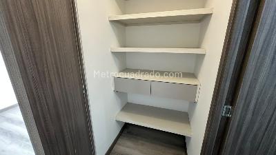 Apartamento de 3 alcobas en arriendo en El Poblado, Medellín, 78 m² · foto 10 de 17