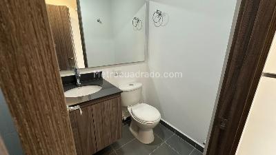 Apartamento de 3 alcobas en arriendo en El Poblado, Medellín, 78 m² · foto 13 de 17