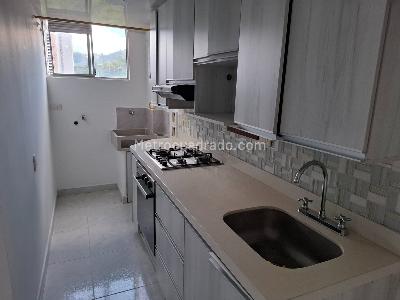 Apartamento de 3 alcobas en venta en Belen, Medellín, 78 m² · foto 5 de 17