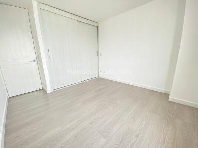 Apartamento de 3 alcobas en arriendo en Castropol, Medellín, 110 m² · foto 11 de 18