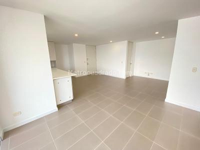 Apartamento de 3 alcobas en arriendo en Castropol, Medellín, 110 m² · foto 3 de 18