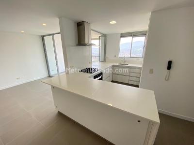 Apartamento de 3 alcobas en arriendo en Castropol, Medellín, 110 m² · foto 5 de 18