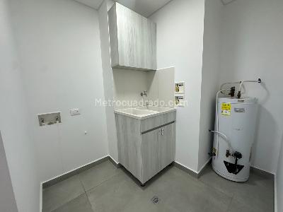 Apartamento de 3 alcobas en arriendo en Loma De Los Mesa, Envigado, 140 m² · foto 18 de 20