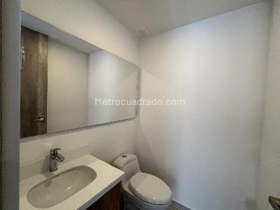Apartamento de 2 alcobas en arriendo en El Poblado, Medellín, 82 m² · foto 11 de 13