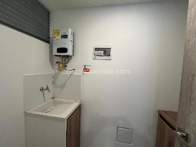 Apartamento de 2 alcobas en arriendo en El Poblado, Medellín, 82 m² · foto 12 de 13