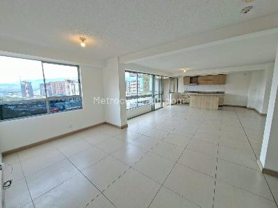 Apartamento de 2 alcobas en arriendo en El Poblado, Medellín, 102 m² · foto 2 de 11