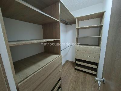 Apartamento de 2 alcobas en arriendo en El Poblado, Medellín, 102 m² · foto 7 de 11