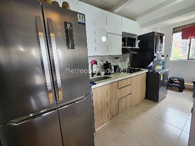 Apartamento de 3 alcobas en arriendo en El Poblado, Medellín, 78 m² · foto 4 de 17