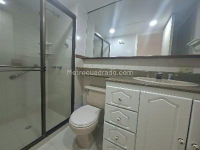 Apartamento de 3 alcobas en arriendo en Patio Bonito, Medellín, 109 m² · foto 10 de 15