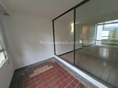 Apartamento de 3 alcobas en arriendo en Patio Bonito, Medellín, 109 m² · foto 12 de 15