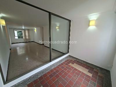 Apartamento de 3 alcobas en arriendo en Patio Bonito, Medellín, 109 m² · foto 13 de 15
