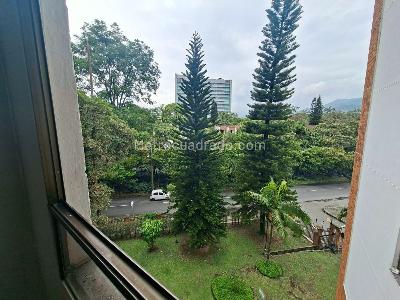 Apartamento de 3 alcobas en arriendo en Patio Bonito, Medellín, 109 m² · foto 14 de 15