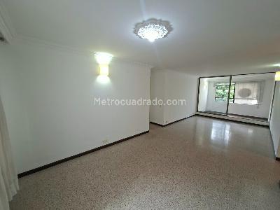 Apartamento de 3 alcobas en arriendo en Patio Bonito, Medellín, 109 m² · foto 2 de 15