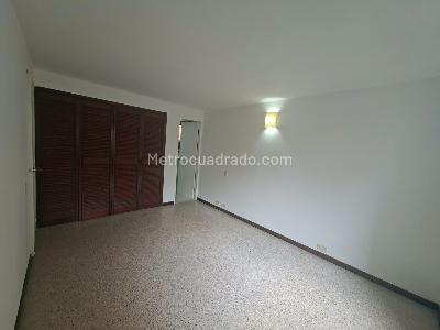 Apartamento de 3 alcobas en arriendo en Patio Bonito, Medellín, 109 m² · foto 4 de 15