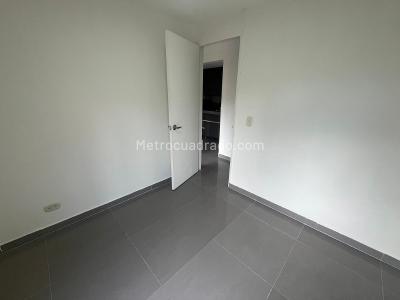 Apartamento de 2 alcobas en arriendo en La Candelaria, Medellín, 68 m² · foto 4 de 11