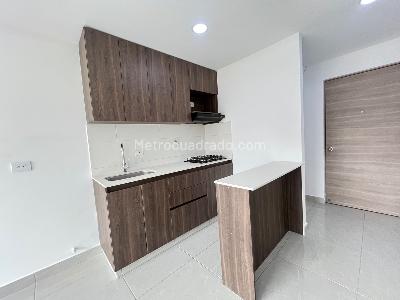Apartamento de 3 alcobas en arriendo en Calle Larga, Sabaneta, 67 m² · foto 2 de 17
