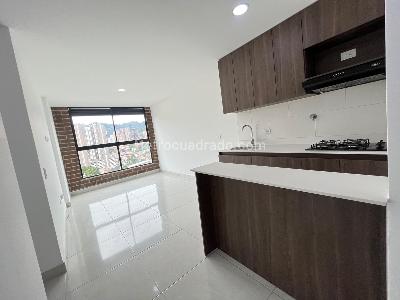 Apartamento de 3 alcobas en arriendo en Calle Larga, Sabaneta, 67 m² · foto 3 de 17