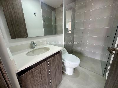 Apartamento de 3 alcobas en arriendo en Camino Verde, Envigado, 85 m² · foto 14 de 19