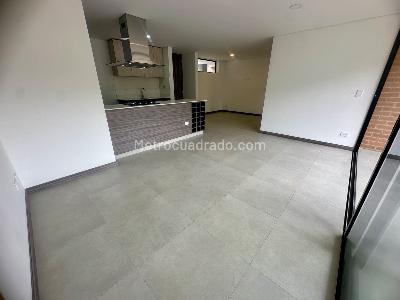 Apartamento de 3 alcobas en arriendo en Camino Verde, Envigado, 85 m² · foto 2 de 19