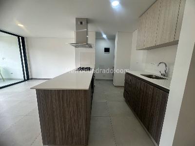 Apartamento de 3 alcobas en arriendo en Camino Verde, Envigado, 85 m² · foto 3 de 19