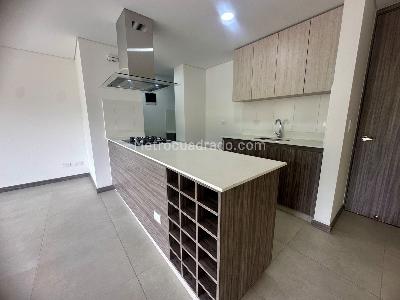 Apartamento de 3 alcobas en arriendo en Camino Verde, Envigado, 85 m² · foto 5 de 19