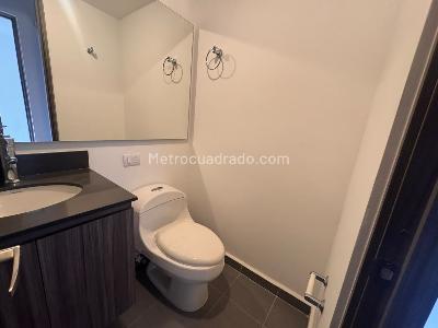 Apartamento de 3 alcobas en arriendo en Las Lomas, Medellín, 78 m² · foto 11 de 13