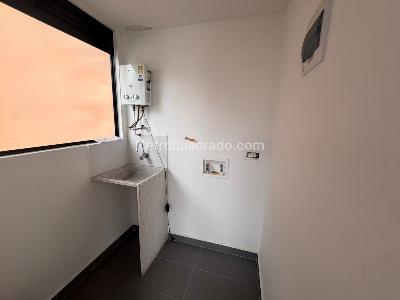 Apartamento de 3 alcobas en arriendo en Las Lomas, Medellín, 78 m² · foto 12 de 13