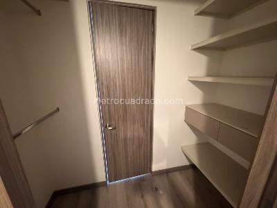 Apartamento de 3 alcobas en arriendo en Las Lomas, Medellín, 78 m² · foto 8 de 13