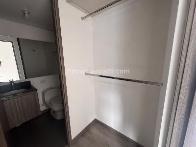 Apartamento de 3 alcobas en arriendo en Las Lomas, Medellín, 78 m² · foto 9 de 13