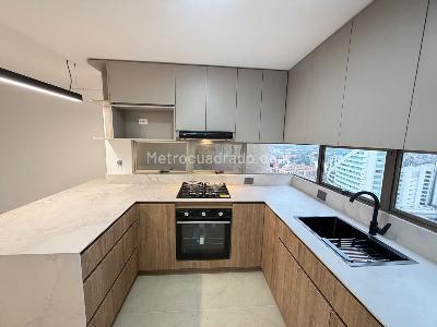 Apartamento de 3 alcobas en arriendo en El Poblado, Medellín, 140 m² · foto 6 de 15