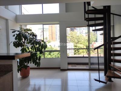 Apartaestudio en arriendo en Lalinde, Medellín, 60 m² · foto 3 de 7