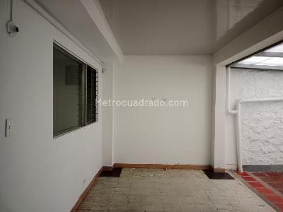 Casa de 4 alcobas en arriendo en Laureles, Medellín, 270 m² · foto 7 de 13